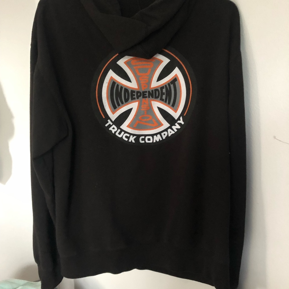 I N D E P E N D E N T * black hoodie